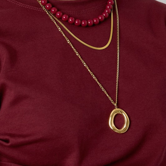 Ovalina Ketting gedragen
