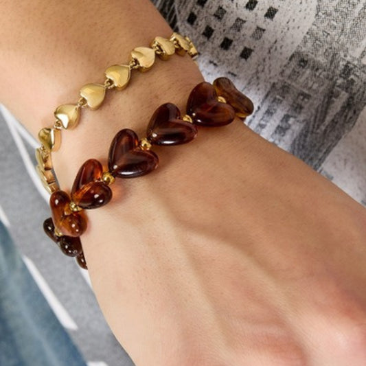 Tenerezza Armband – Amber gedragen
