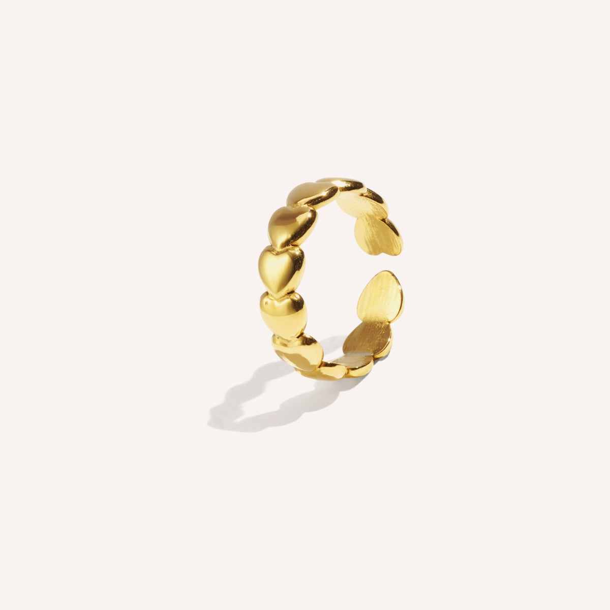 Elisa Ring, goudkleurige ring met minimalistische hartvorm
