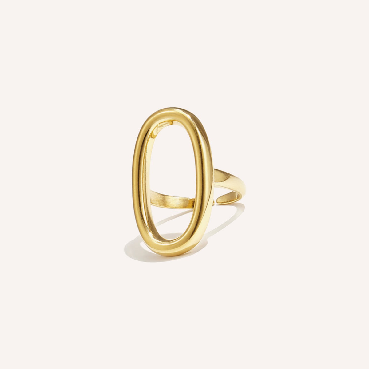 Grazia Ring, goudkleurige statement ring in ovale vorm