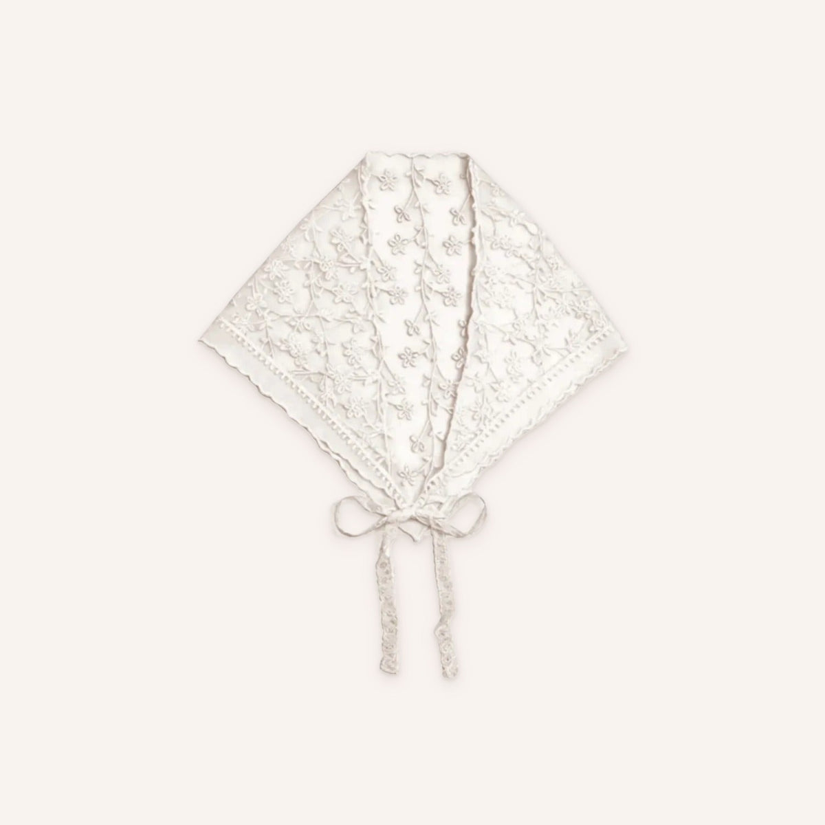 Pizzo Sjaal – Wit, kanten driehoekssjaal met strikbandjes