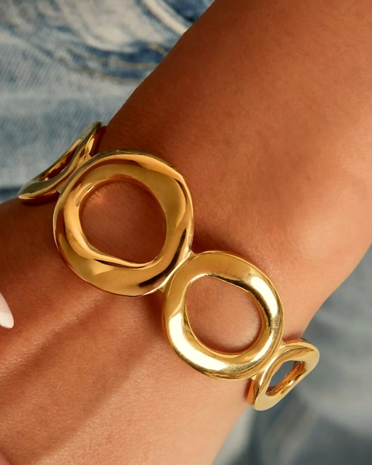 Orbita Armband gedragen