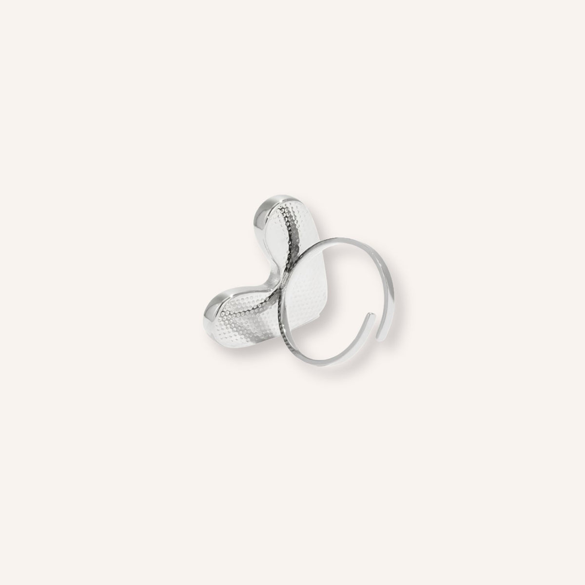 Vivace Ring in zilver, speelse zilverkleurige ring met hartmotief