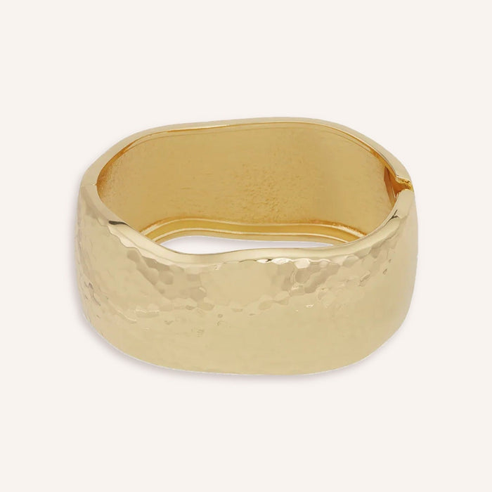 Bangles dragen: zo stapel je de armbandtrend van deze winter