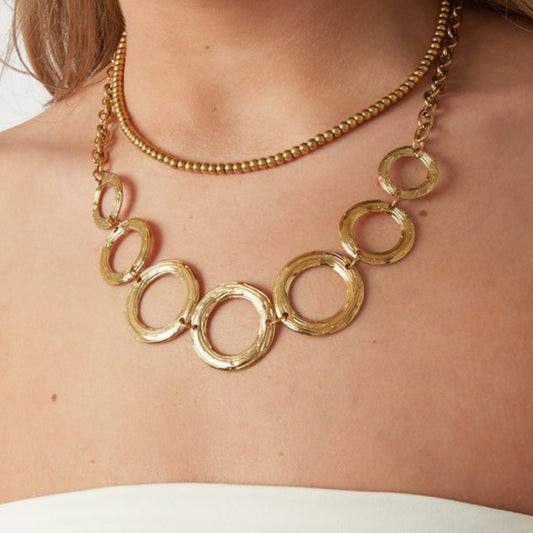 Anelli Ketting gedragen
