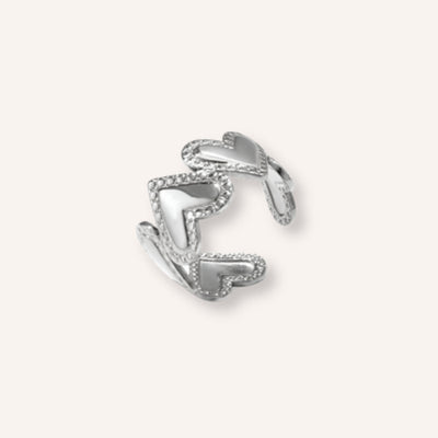 Amata Ring Zilver – zilverkleurige verstelbare ring met hartjes