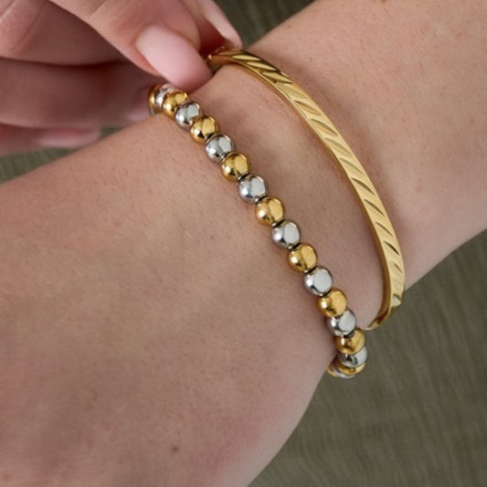 Linea Armband gedragen