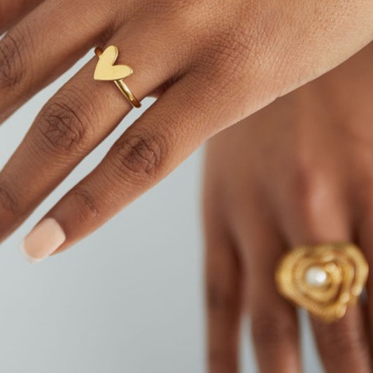 Eterna Ring gedragen