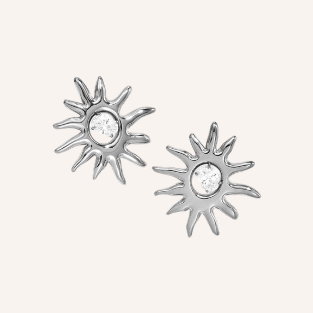 Raggio Oorbellen Zilver – zilverkleurige zon-oorknopjes met zirkonia