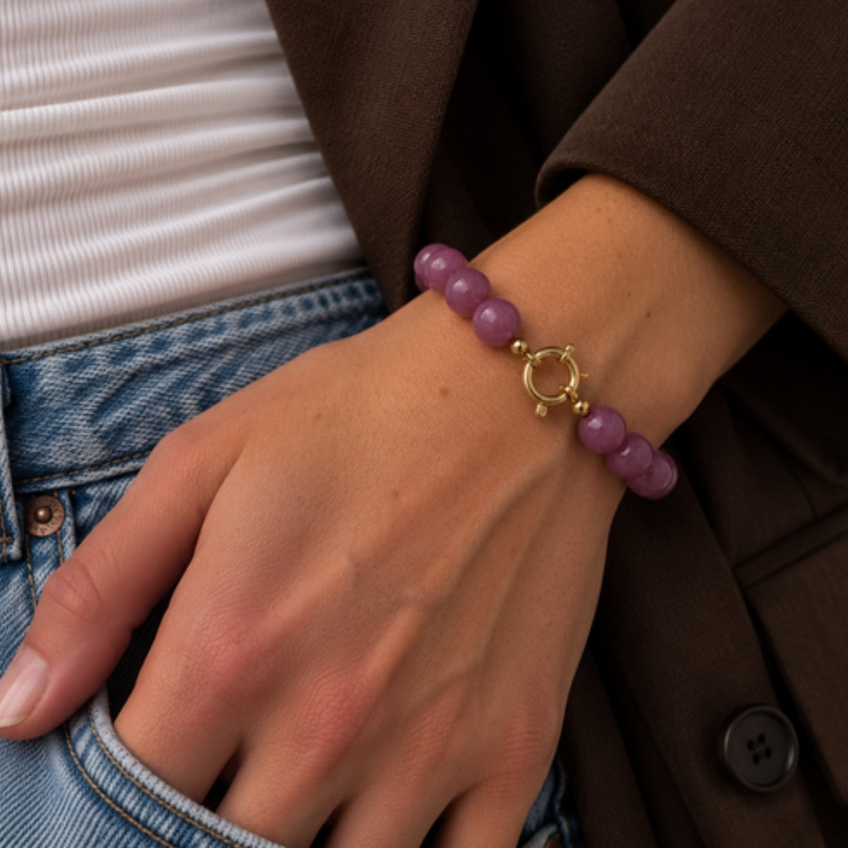 Amora Armband – Paars – om de pols gedragen