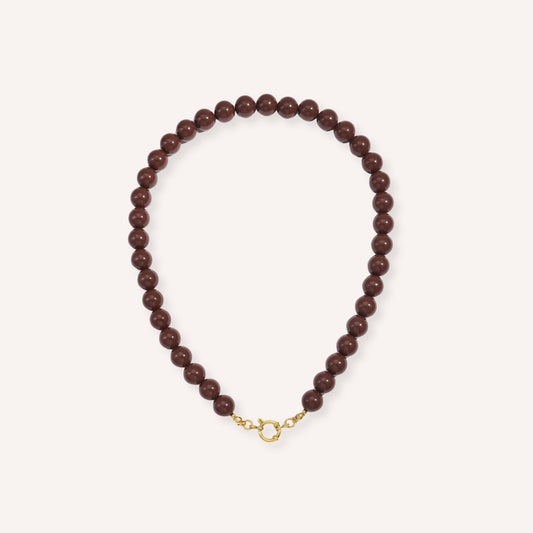 Amora Ketting – Bruin, kralenketting met goudkleurige ringsluiting