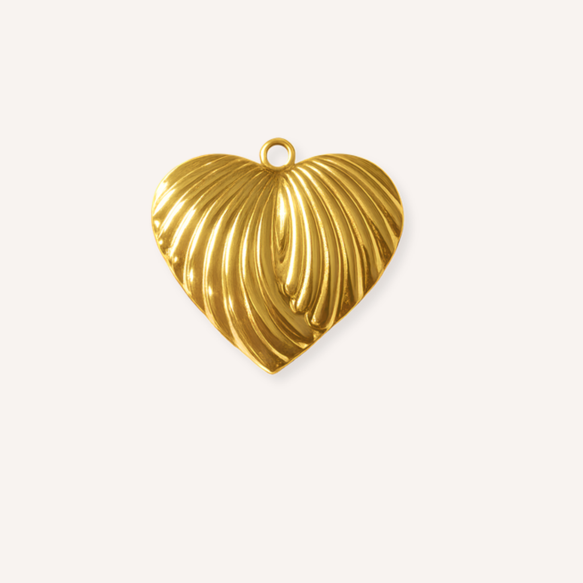 Bronzo Charm, antiek goudkleurige hartbedel met verticale ribbels