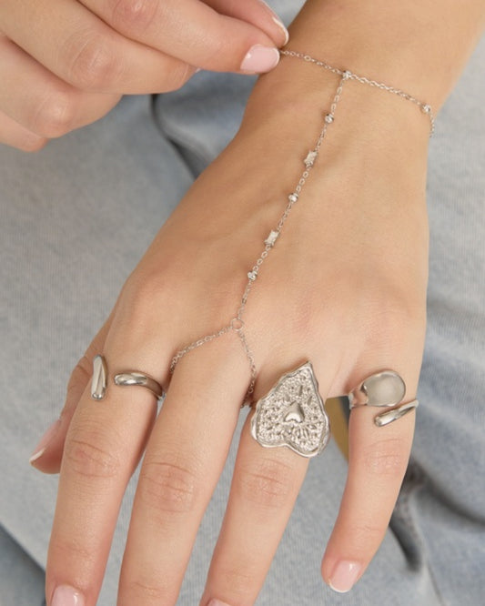 Cascata Handchain – Zilver, gedragen