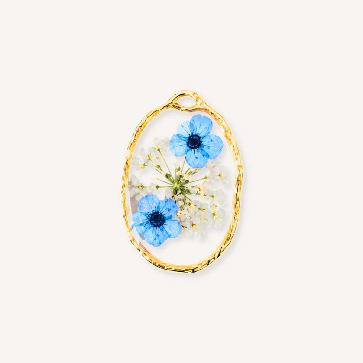 Cielo Charm, ovale bedel met geperste blauwe bloemen