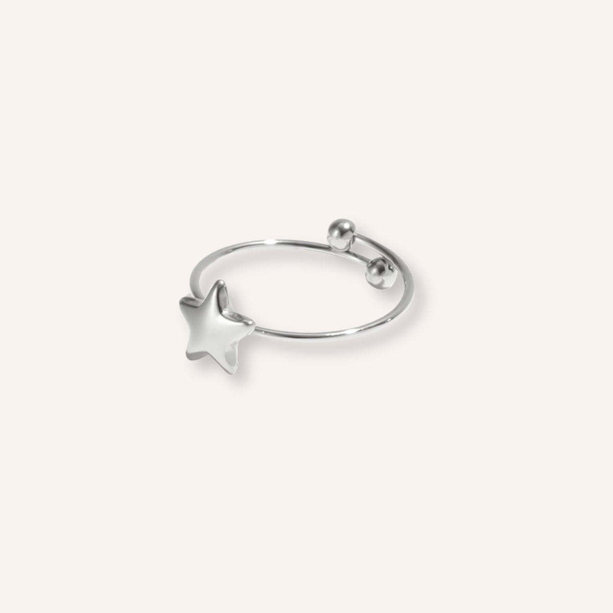 Desiderio Ring in zilver, dunne zilverkleurige ring met sterretje