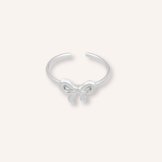 Fiocchetto Ring in zilver, fijne zilverkleurige ring met strikje