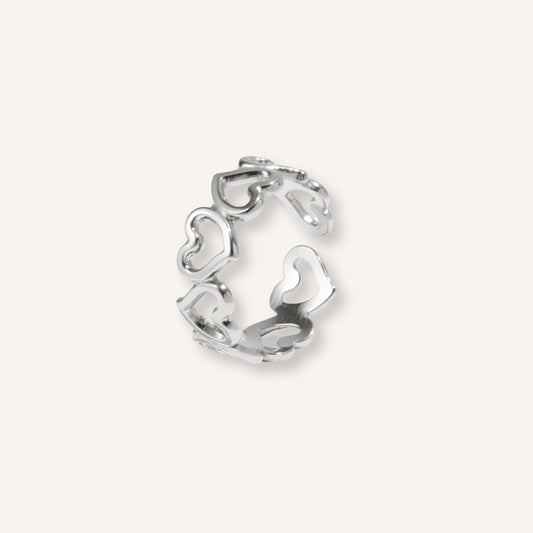 Giulia Ring in zilver, dunne zilverkleurige ring met hartje