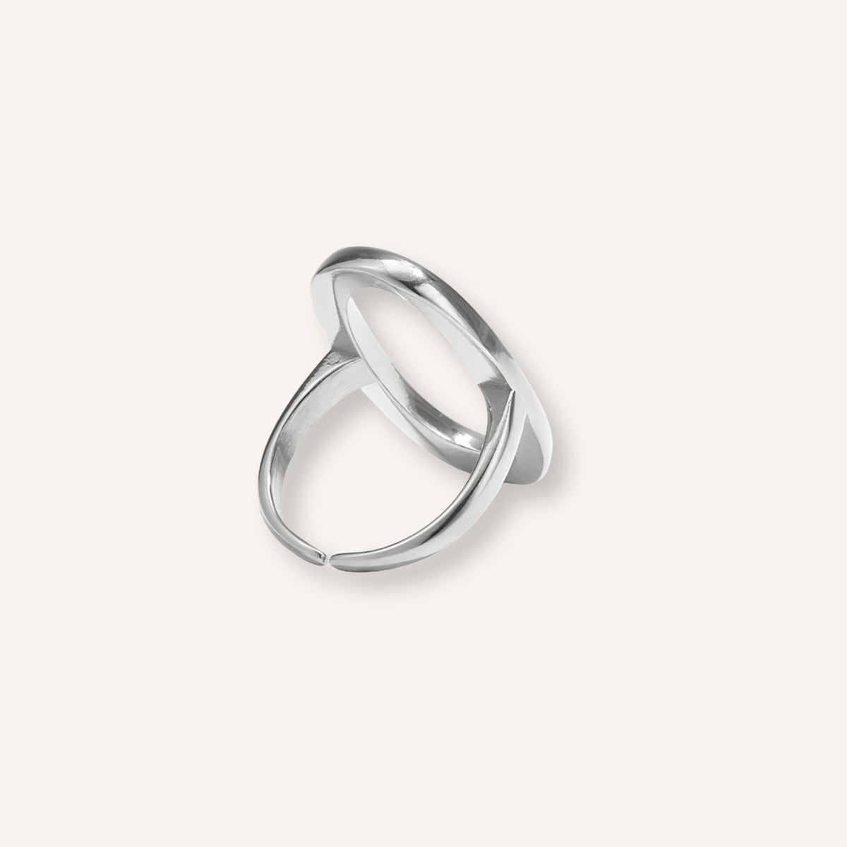 Grazia Ring in zilver, minimalistische zilverkleurige ring in ovale vorm