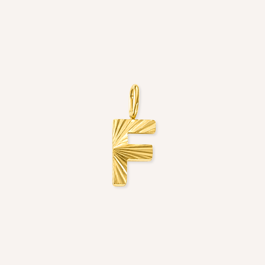 Letter F Raggiante Charm, goudkleurige letter F bedel met zonnestraalreliëf