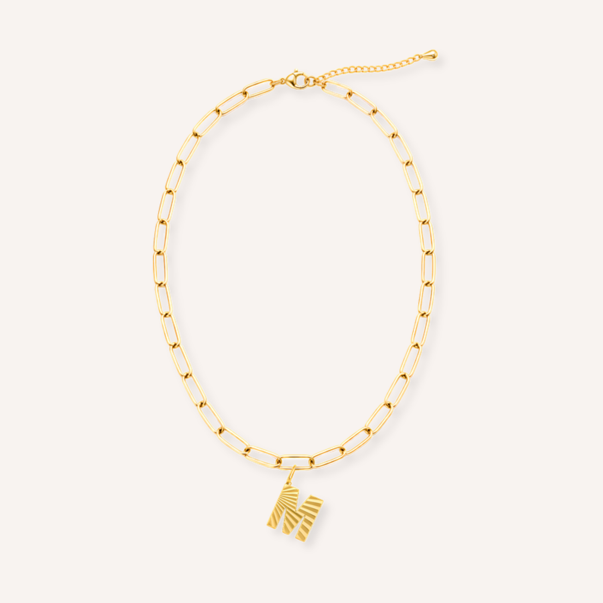 Letter M Raggiante Charm – aan ketting