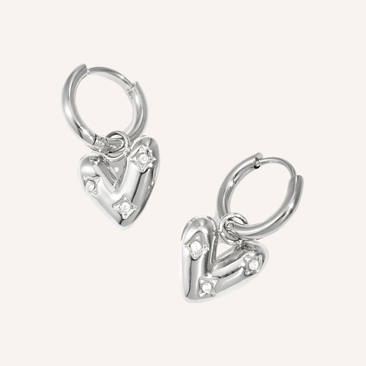 Lucciola Oorbellen in zilver, zilverkleurige oorbellen met zirkonia hartje