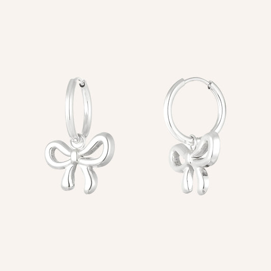 Malva Oorbellen in zilver, zilverkleurige oorhangers met strik
