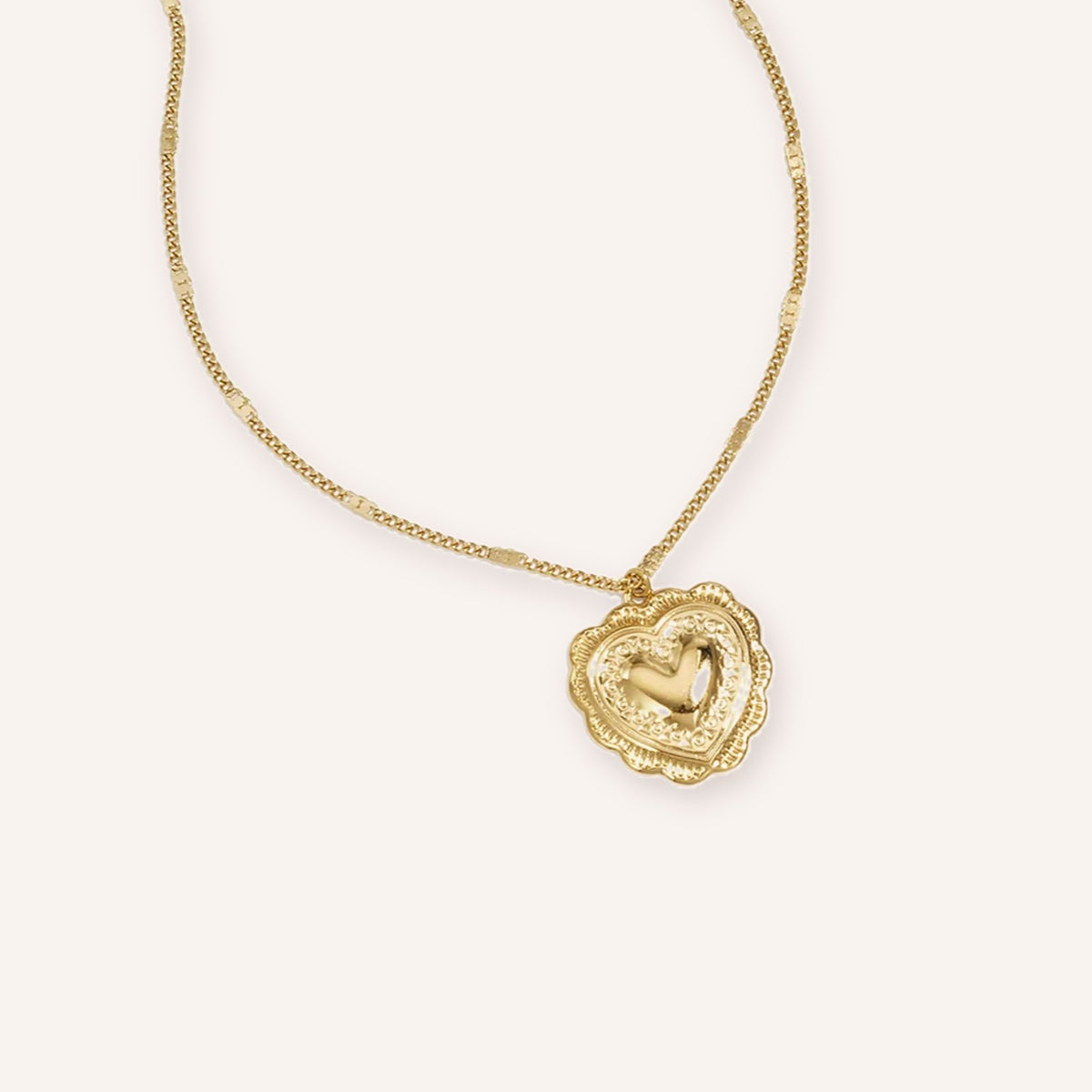 Milano Ketting, detail van de grote hartvormige hanger