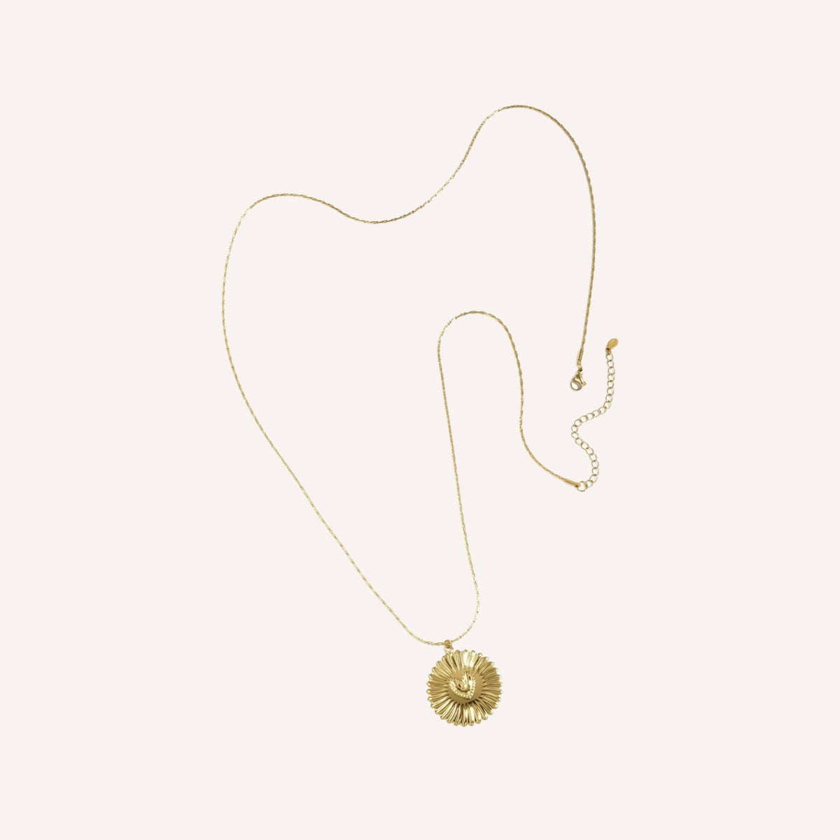 Milano Ketting – Hartschijf, lange goudkleurige ketting met ronde harthanger