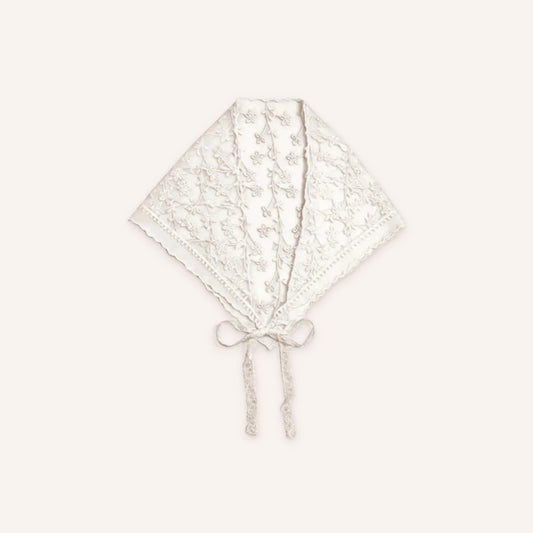 Pizzo Sjaal – Wit, kanten driehoekssjaal met strikbandjes