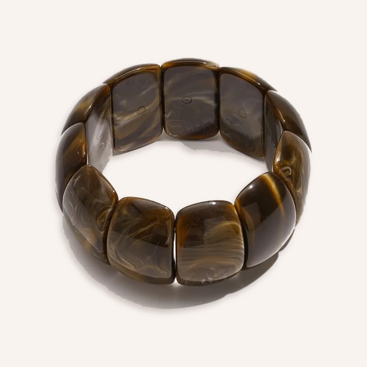 Prisma Armband – Koffiebruin, elastische bangle van bruine acryl blokjes