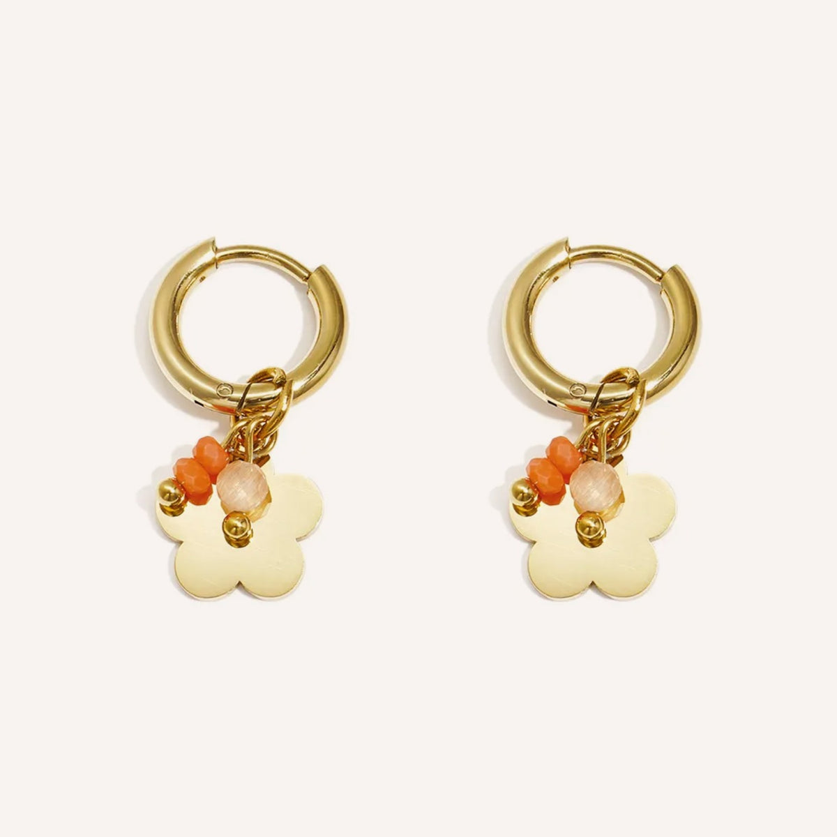 Spritz Oorbellen, goudkleurige oorbellen met oranje bloemetje en kristallen