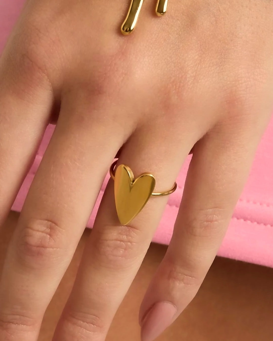 Sofia Ring gedragen