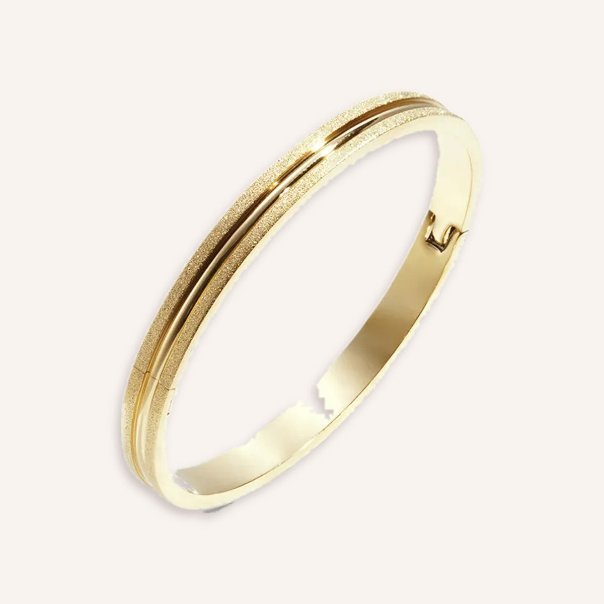 Tessuto Armband, slanke goudkleurige bangle met gegroefde lijntjes