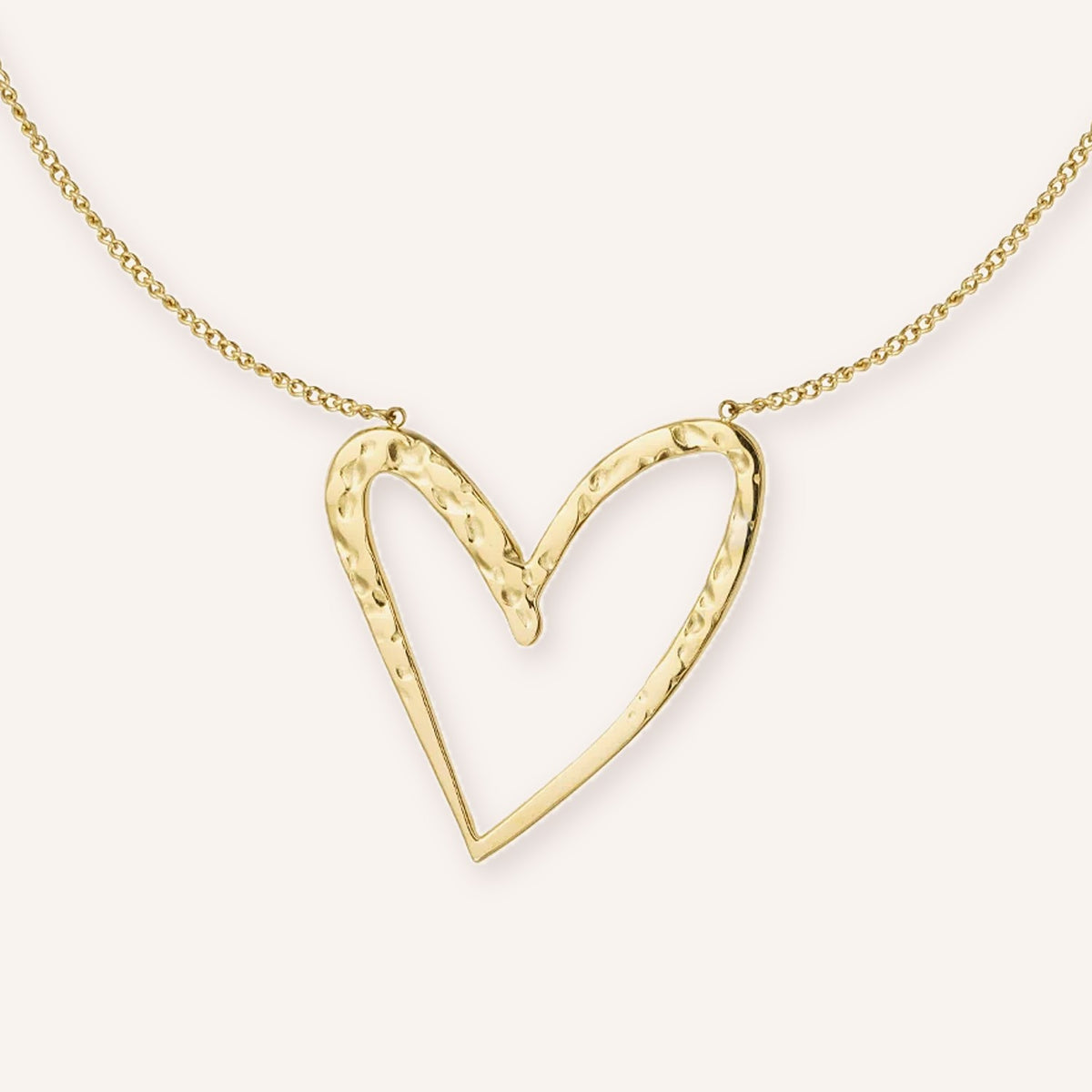 Verona Ketting, detail van de hartvormige hanger